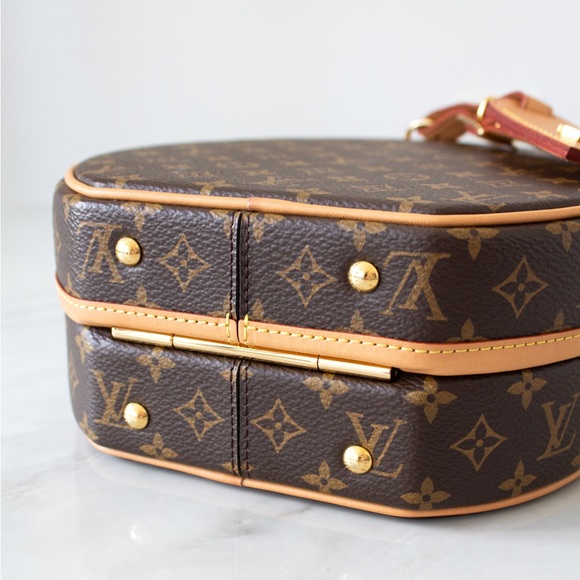 Louis Vuitton Petite Boite Chapeau Monogram Crossbody Canvas Bag - Picture 6 of 16